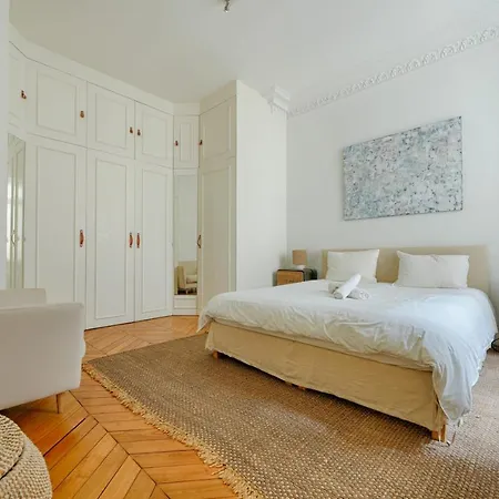 Prestigious Haussmann Flat - Welkeys *