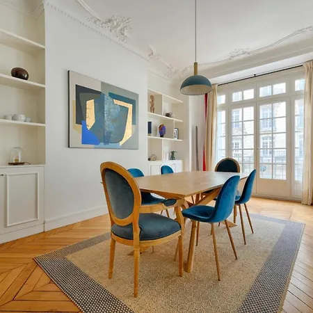 Prestigious Haussmann Flat - Welkeys Apartment *